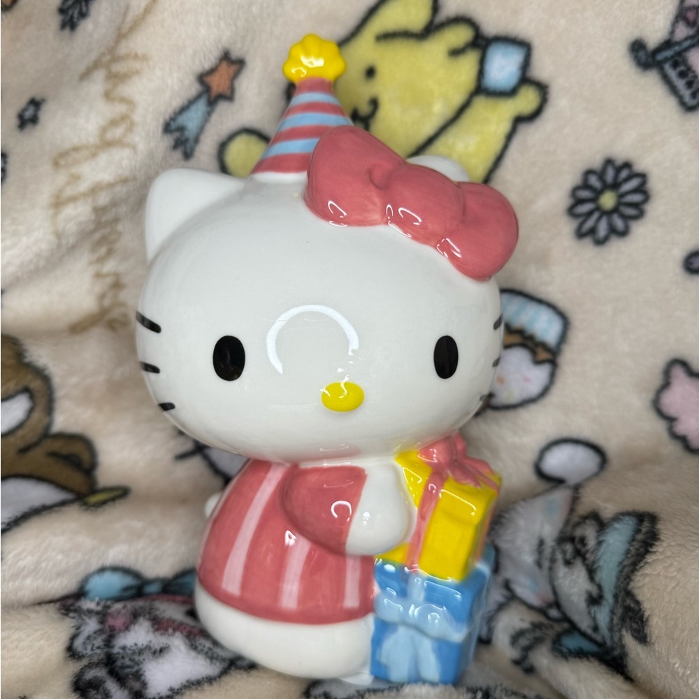 Hello Kitty Ceramic Figurine with Gifts